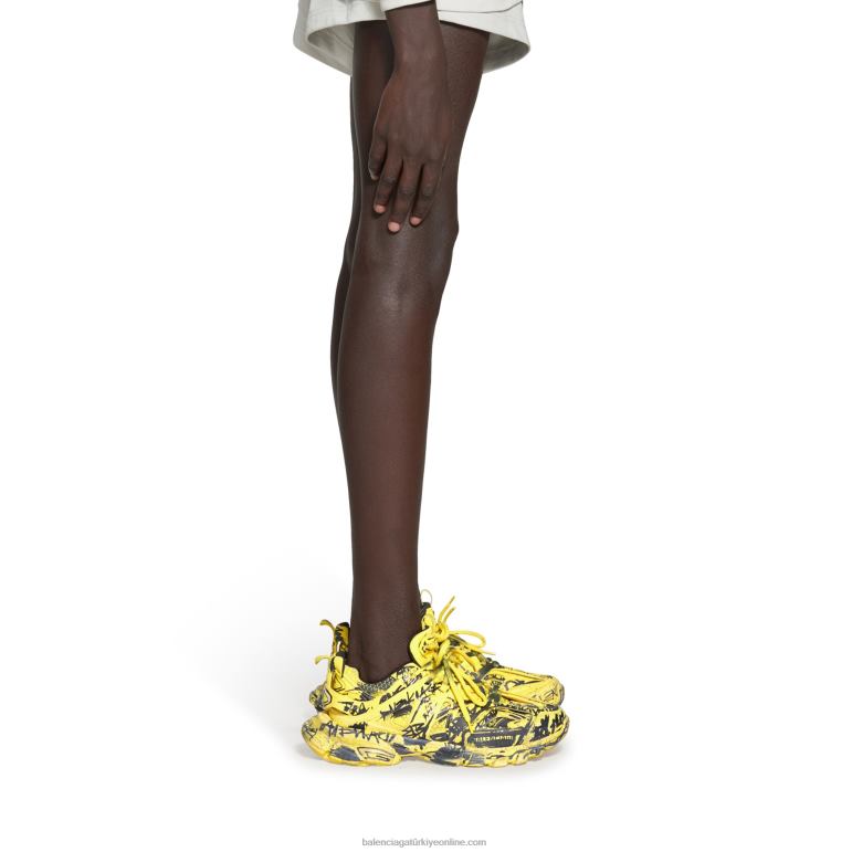 sarı DBJ0F1190 erkekler grafiti spor ayakkabısını takip ediyor Balenciaga